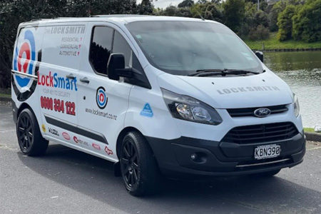 24/7 Mobile Car Key Programming in Auckland: Transponders & Smart Keys Done Right /i/Images/blog/Blog_CarKeyProgramming.jpg